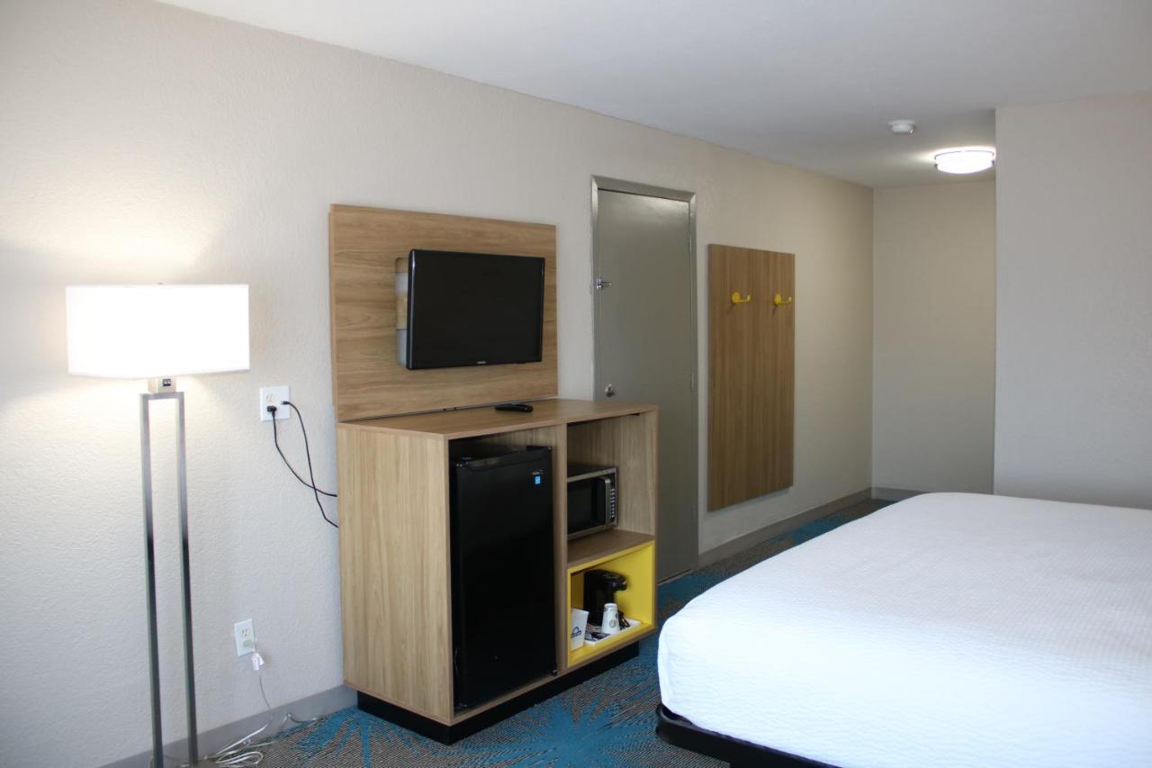 Days Inn By Wyndham Waco University Area Kültér fotó