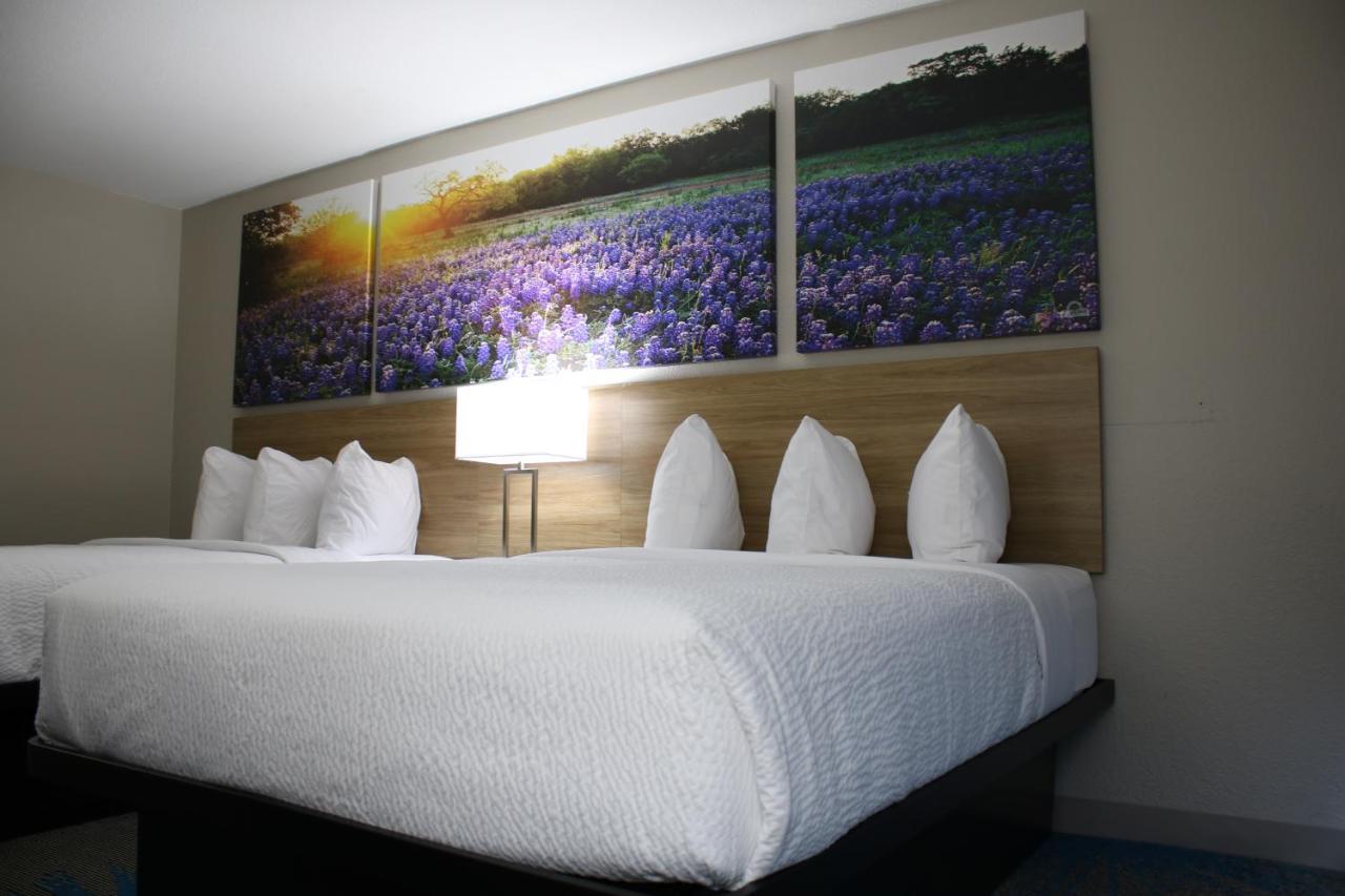 Days Inn By Wyndham Waco University Area Kültér fotó