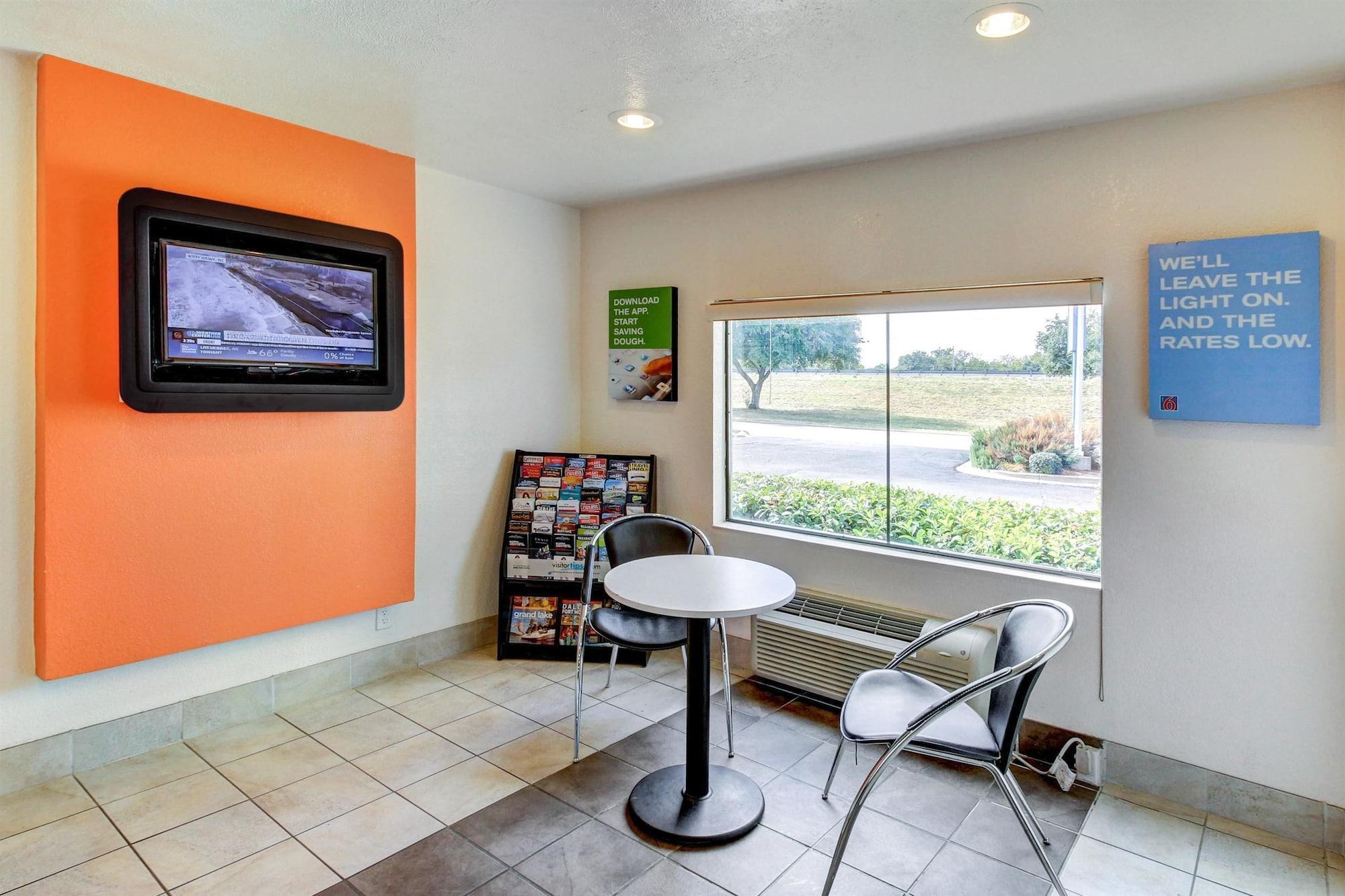 Days Inn By Wyndham Waco University Area Kültér fotó