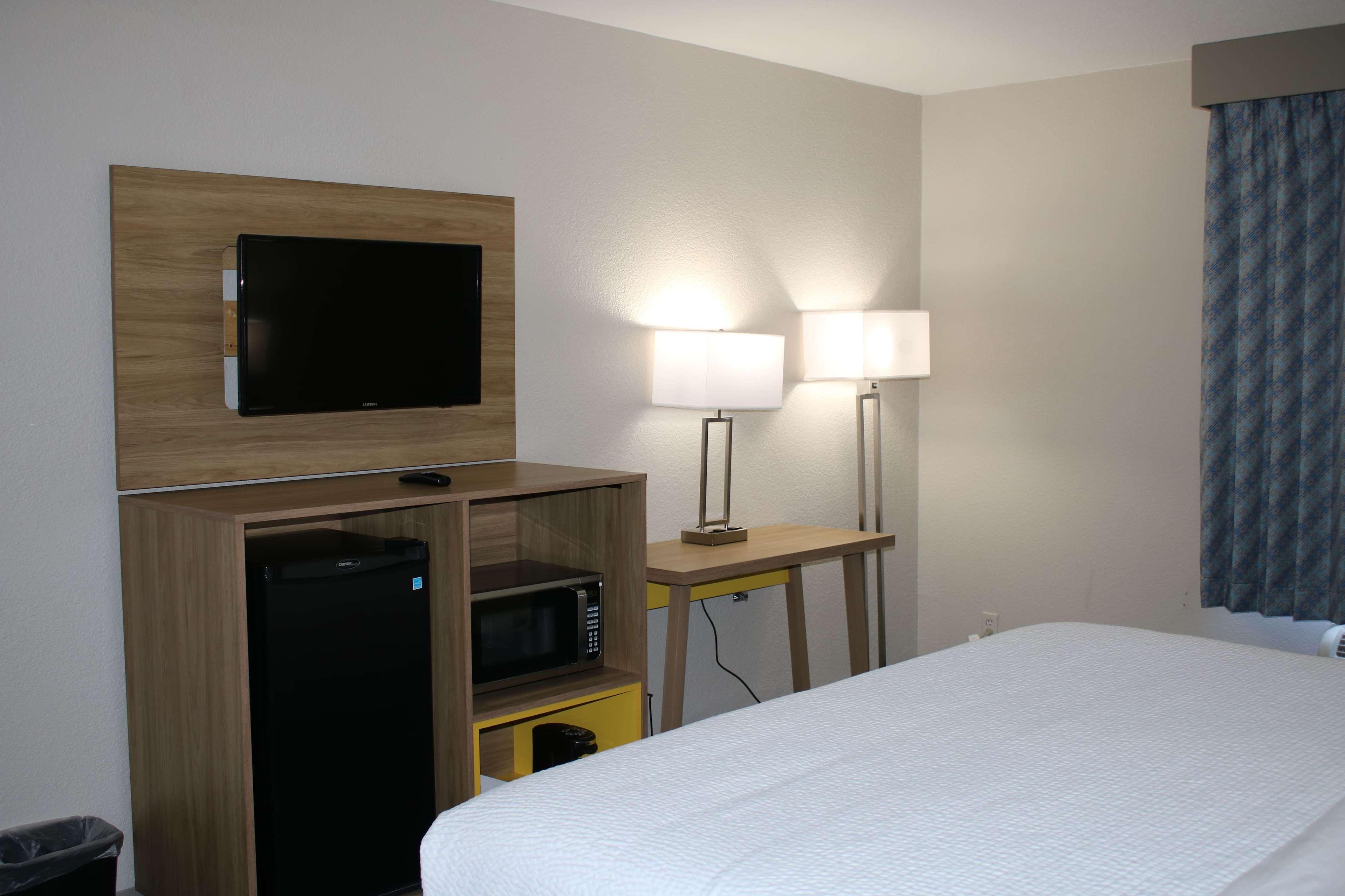 Days Inn By Wyndham Waco University Area Kültér fotó