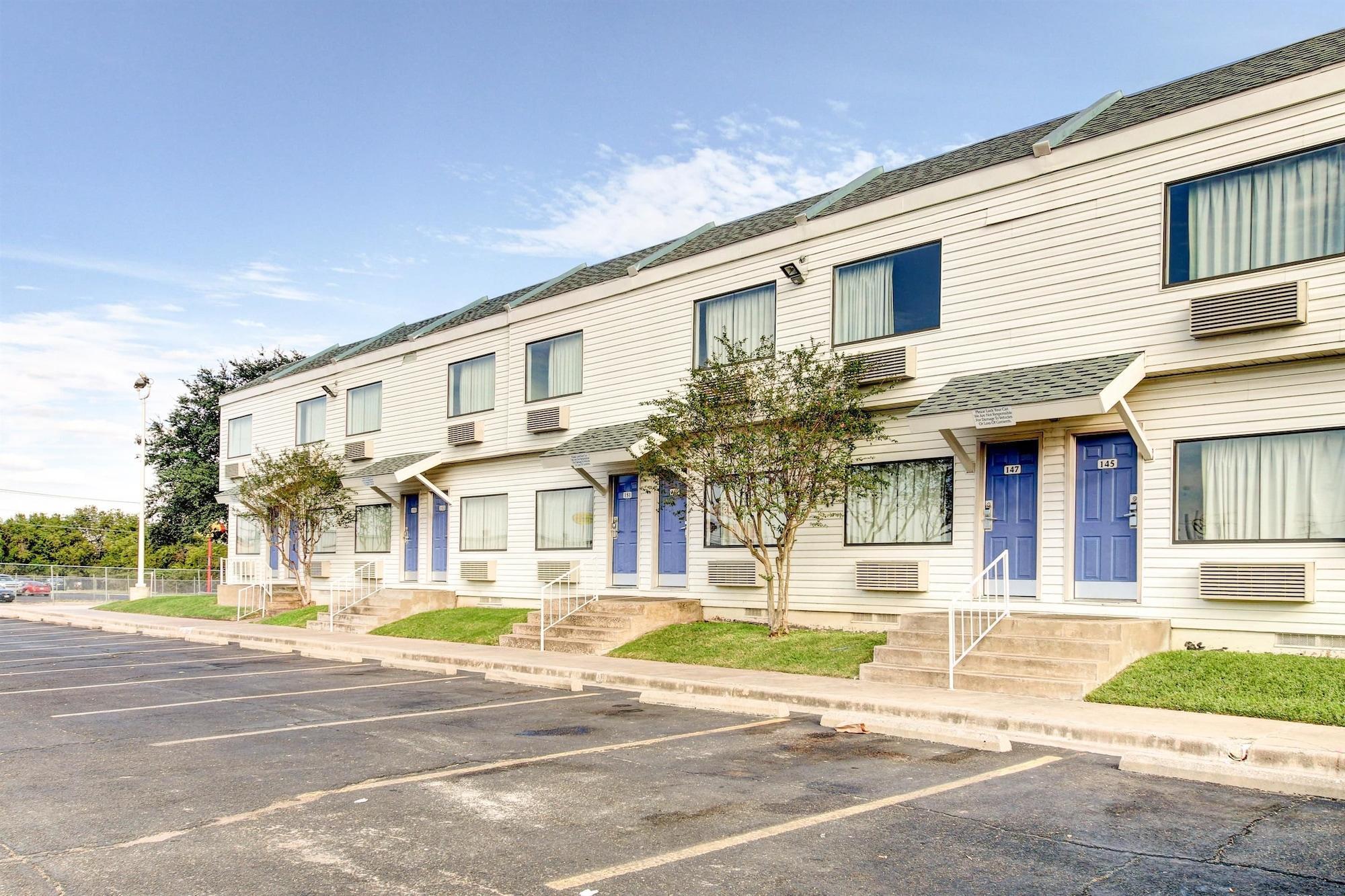 Days Inn By Wyndham Waco University Area Kültér fotó