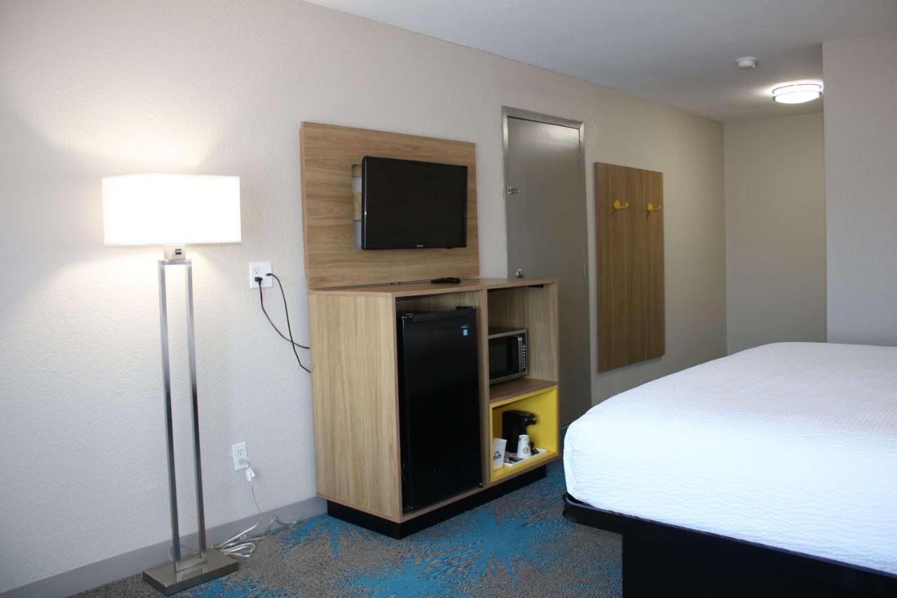 Days Inn By Wyndham Waco University Area Kültér fotó