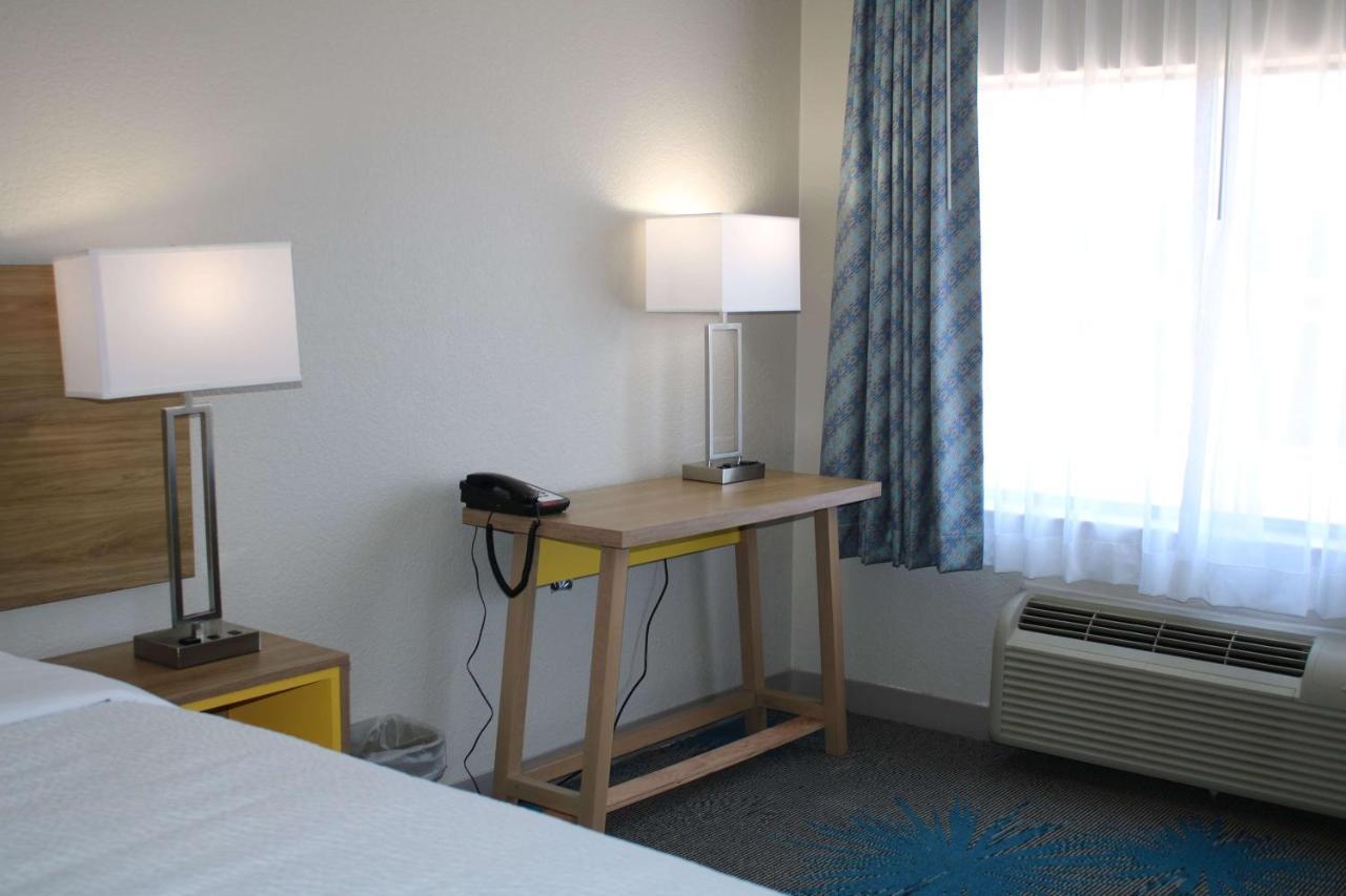 Days Inn By Wyndham Waco University Area Kültér fotó